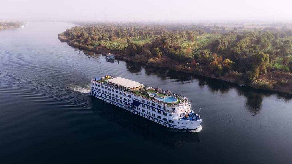 4 Days Renaissance Nile Cruise from Aswan