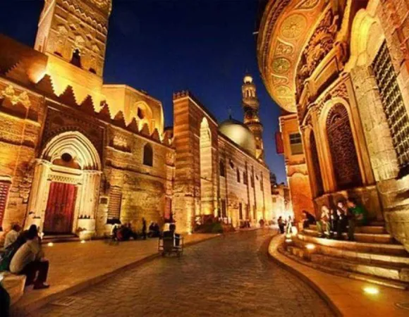Khan El Khalili Cairo Market Guide: What to Buy & Tips